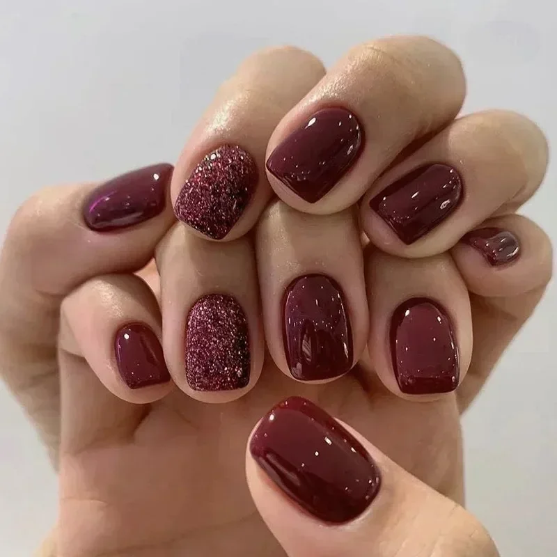 Nail Art Red Wine - ชุดเล็บปลอมสีแดงไวน์แบบสั้น 24 ชิ้น/ชุด แบบมีกลิตเตอร์ ทรงเหลี่ยม/ทรงกลม เล็บปลอมแบบกดติด