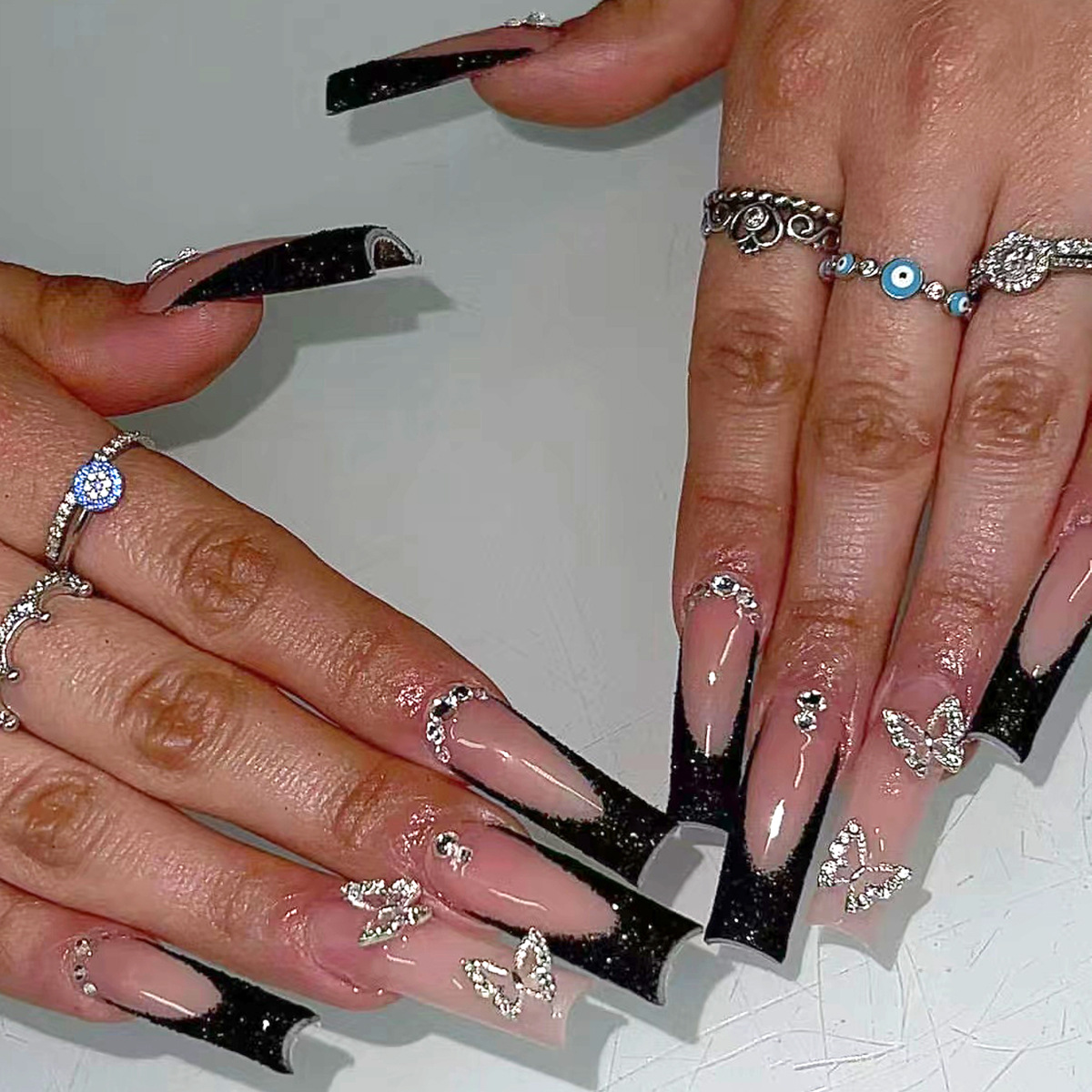 Nail Art French - ชุดเล็บปลอมสีดำแบบฝรั่งเศส 24 ชิ้น ลายผีเสื้อประดับเพชร ทรงสี่เหลี่ยมยาว กดติดเล็บปลอมแบบถอดได้