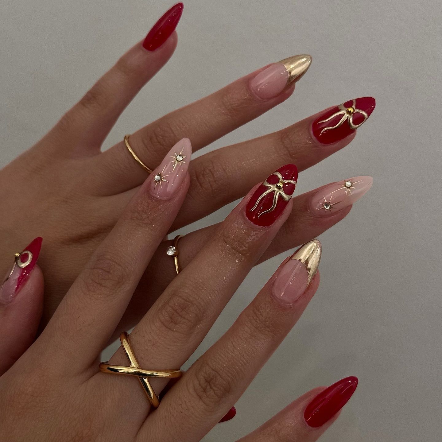 ชุดเล็บปลอมทรงอัลมอนด์สีแดงไวน - Nail Art Red Wine บทวิจารณ์และราคา