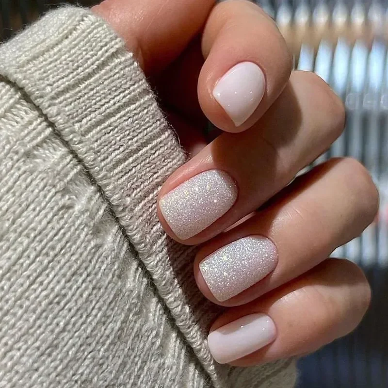 ชุดเล็บปลอมสีแดงไวน์แบบสั้น 24 - Nail Art Red Wine บทวิจารณ์และราคา